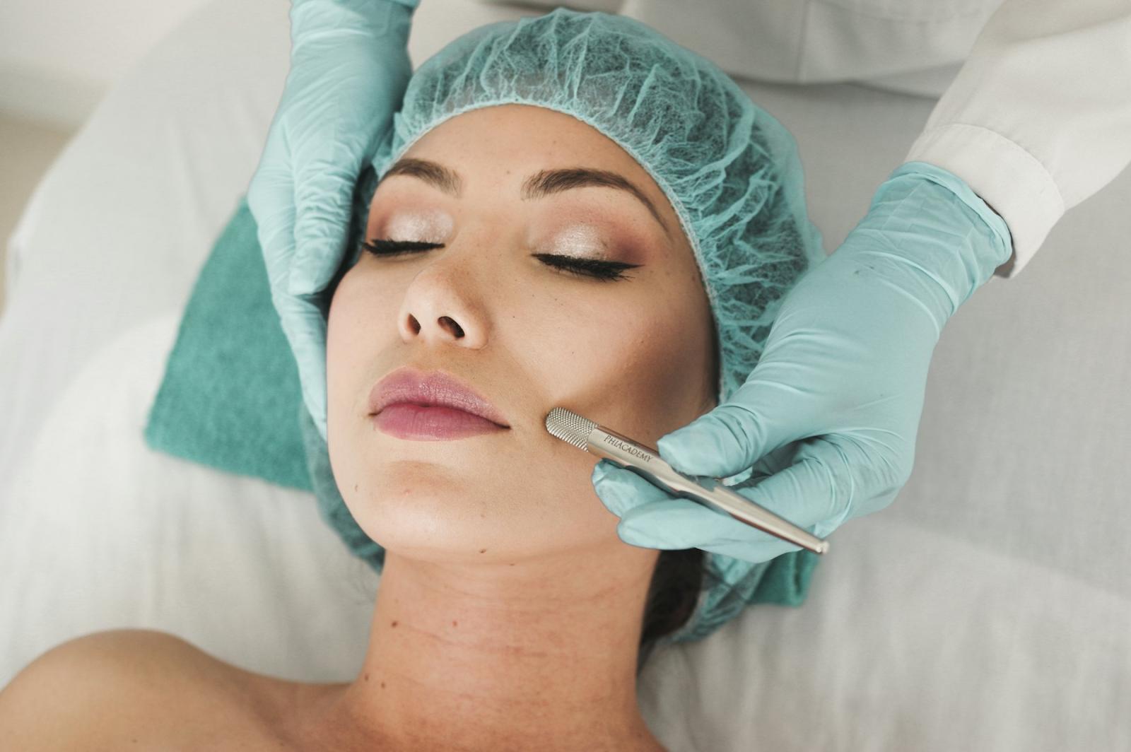 Laser Pico là gì? Giải đáp chi tiết về công nghệ xử lý sắc tố hiện đại